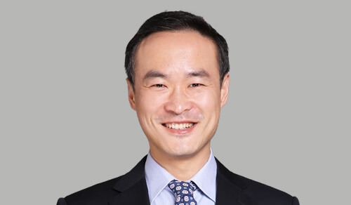 罗永涛-总经理助理、财务负责人、总精算师和董事会秘书，承担董事会秘书、总精算师和财务负责人