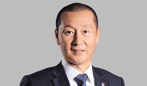 杨铮-董事长兼首席执行官